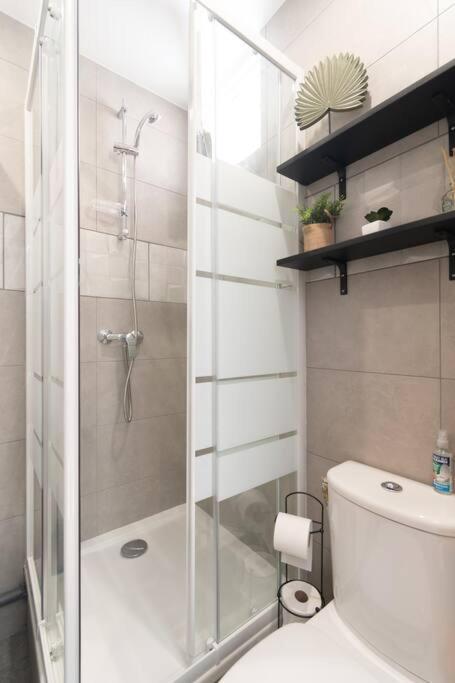 Parisian & Chic Appartement -15 Min From Paris Center Иври сюр Сен Екстериор снимка